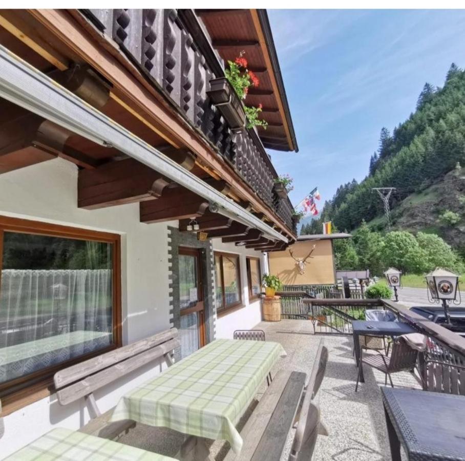 Tattoo Mit Restaurant Und Tattoo-studio Guest house