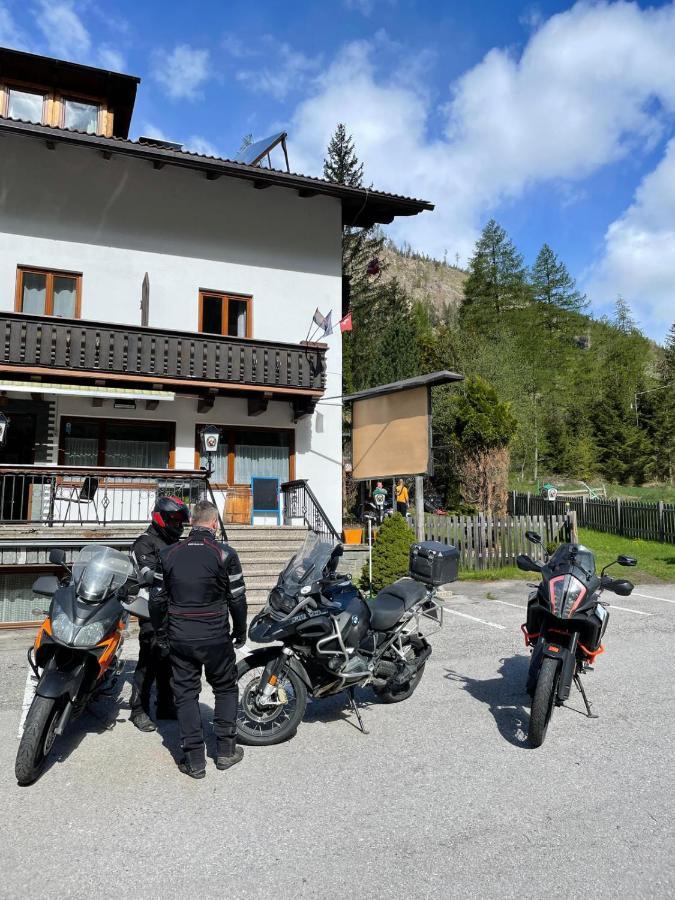 Tattoo Mit Restaurant Und Tattoo-studio Guest house
