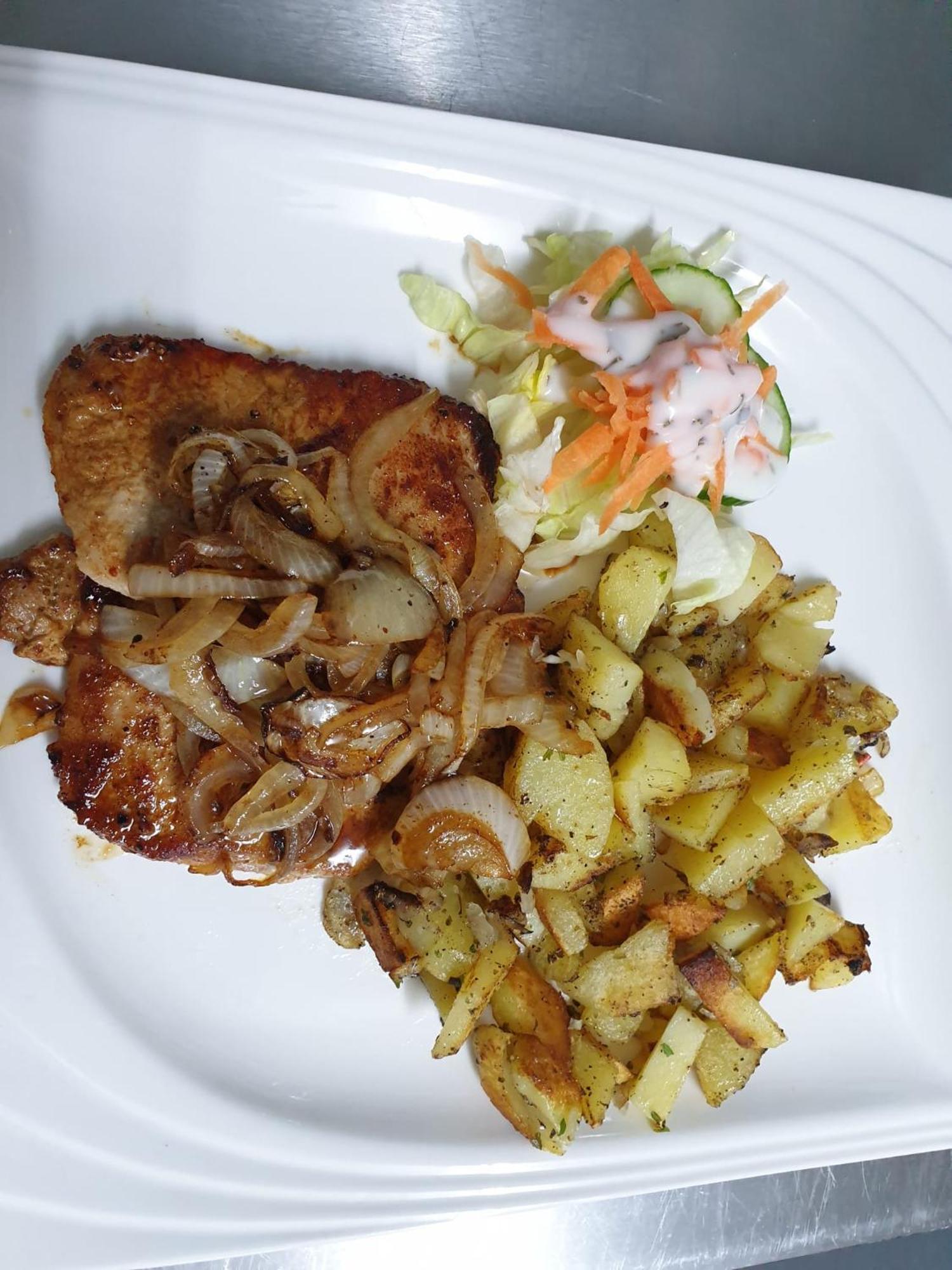 Tattoo Mit Restaurant Und Tattoo-studio Mörtschach